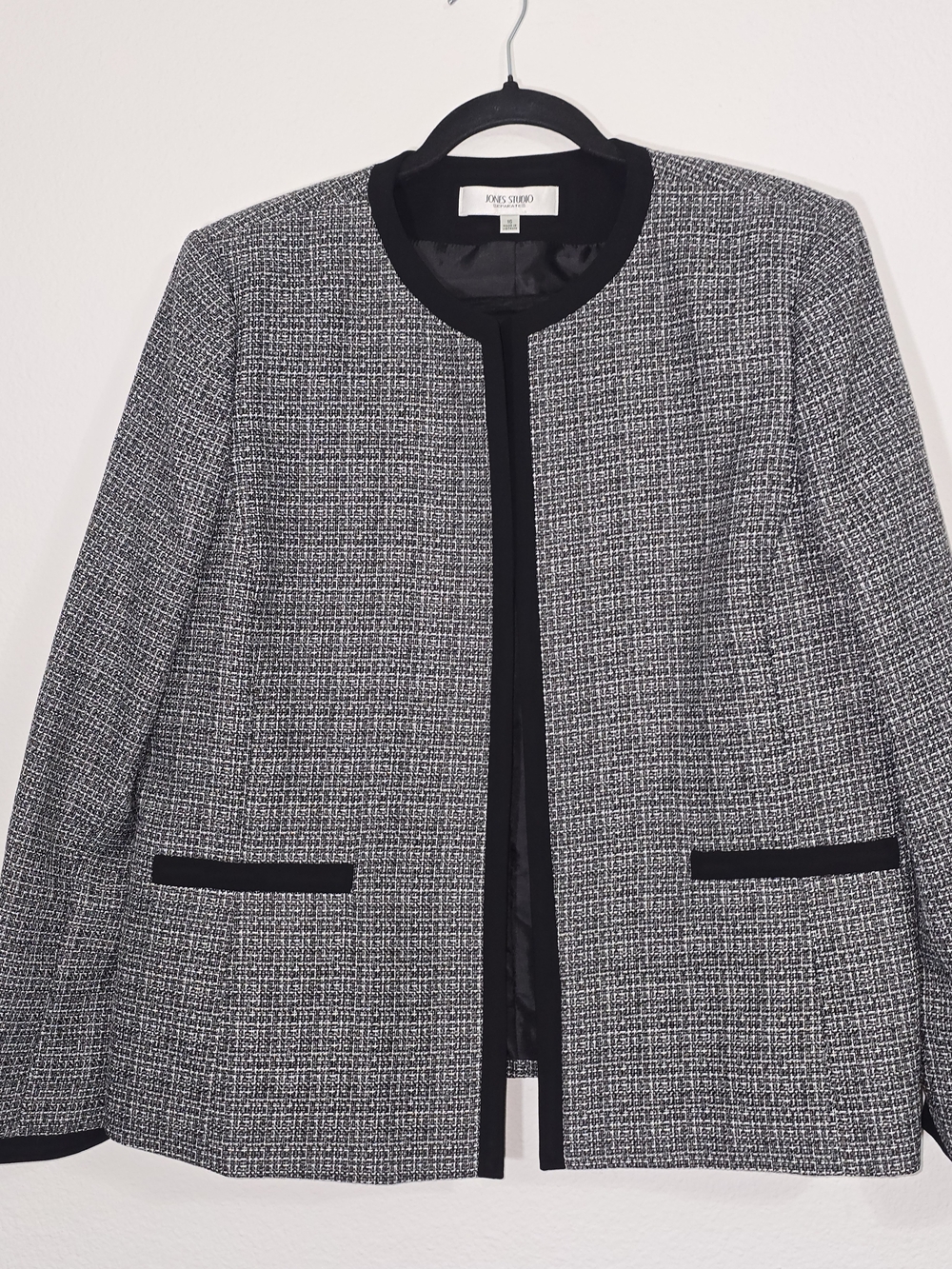 Jones Studio Black and White Tweed Collarless Blazer